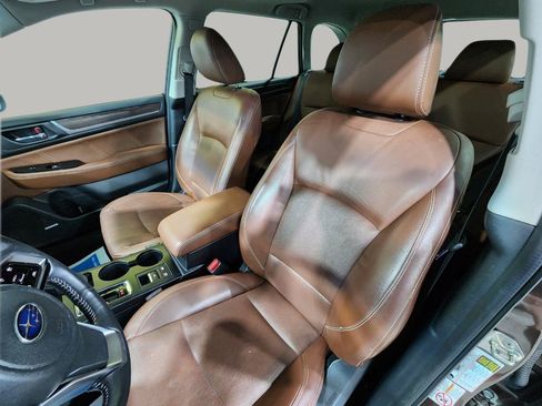 Used 2019 Subaru Outback 3.6R Touring AWD/4WD image 14