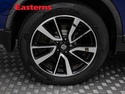Used 2017 Nissan Rogue SL w/ SL Premium Package AWD/4WD image 29