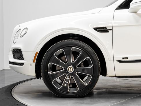 Used 2020 Bentley Bentayga Design Series image 36