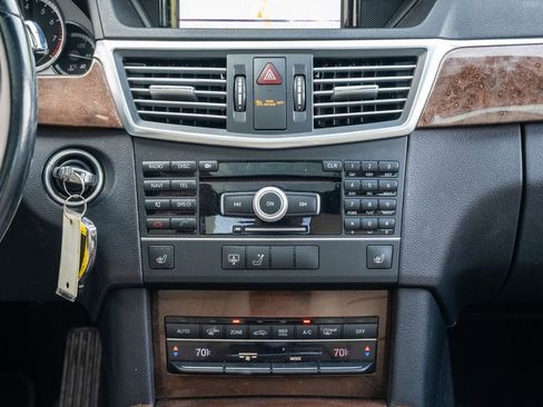 Used 2011 Mercedes-Benz E 350 4MATIC Sedan image 15