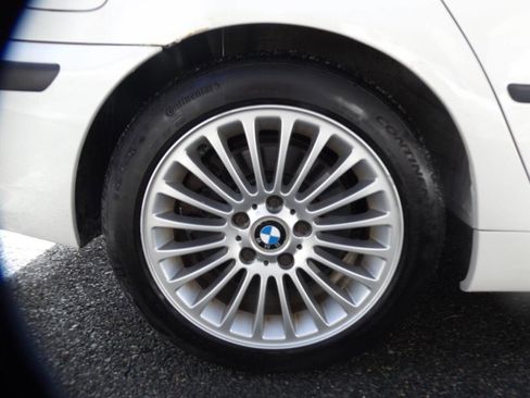 Used 2002 BMW 330xi Sedan image 24