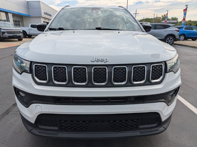 Used 2023 Jeep Compass Latitude AWD/4WD image 8