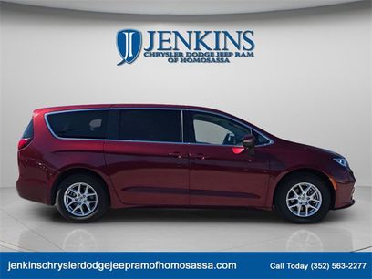 Used 2023 Chrysler Pacifica Touring-L