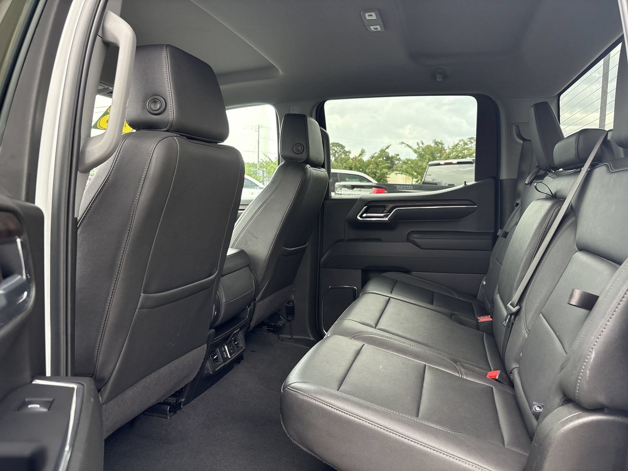 Used 2025 GMC Sierra 1500 SLT RWD image 14