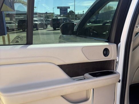 Used 2020 Lincoln Navigator Reserve w/ Equipment Group 201A Reserve AWD/4WD image 19