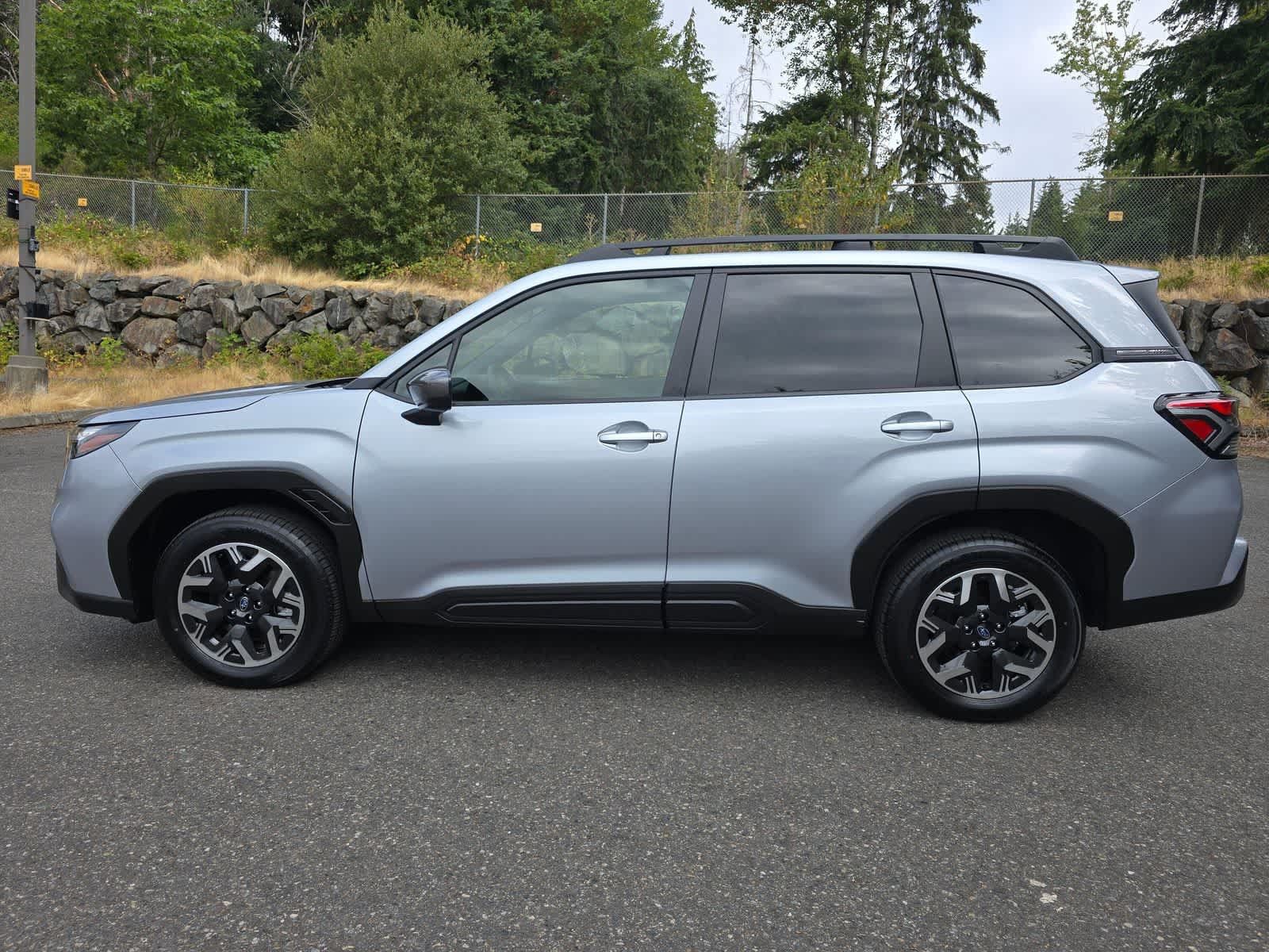 Certified 2025 Subaru Forester Premium AWD/4WD image 3
