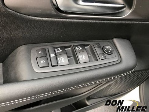 New 2026 Chrysler Pacifica Select image 13