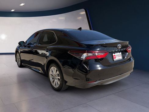 Used 2023 Toyota Camry LE image 3