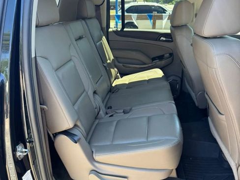 Used 2017 GMC Yukon XL SLT w/ Open Road Package AWD/4WD image 13