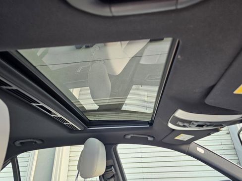 Used 2012 Mercedes-Benz E 350 4MATIC Sedan image 11