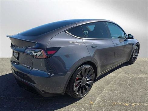 Used 2023 Tesla Model Y Performance image 3