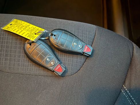 Used 2016 Jeep Cherokee Latitude w/ Comfort & Sound Group image 35