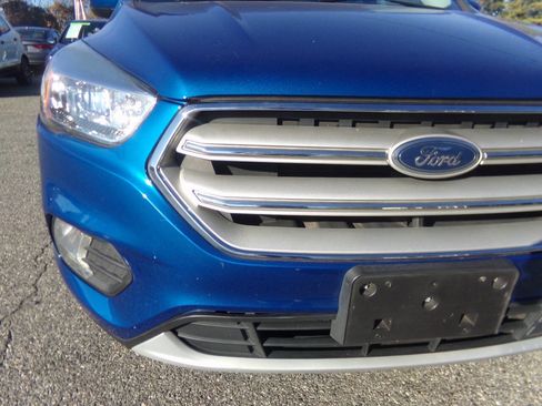 Used 2019 Ford Escape SE image 3