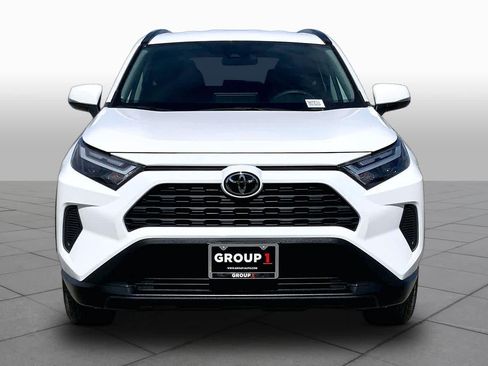 Used 2025 Toyota RAV4 XLE FWD image 4