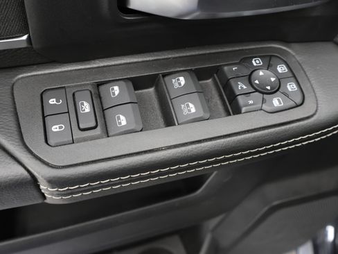 Used 2025 RAM 2500 Big Horn AWD/4WD image 41