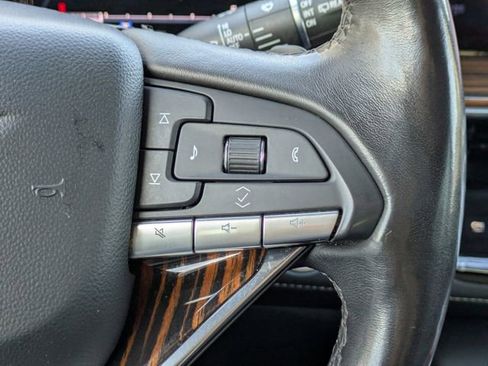 Used 2023 Cadillac Escalade Premium Luxury image 31