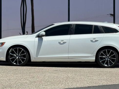 Used 2016 Volvo V60 T5 Premier w/ Convenience Package FWD image 6