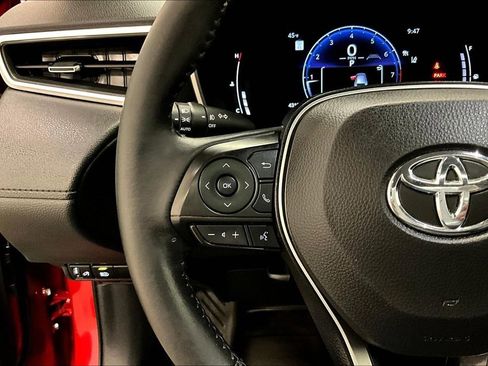 Used 2024 Toyota Corolla Cross XLE w/ Convenience Package AWD/4WD image 11