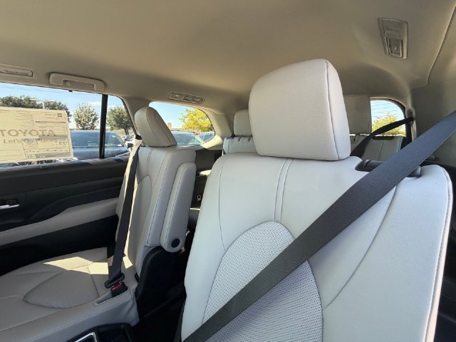 New 2026 Toyota Grand Highlander AWD image 22
