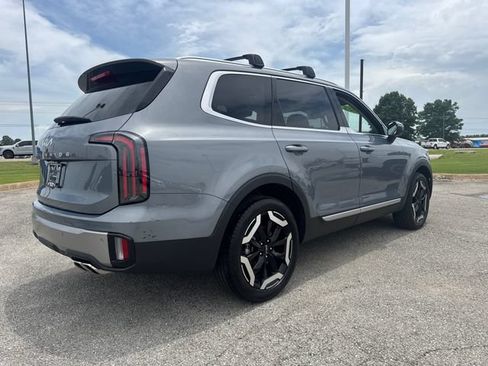 Used 2025 Kia Telluride EX w/ EX Captain's Chair Package FWD image 6