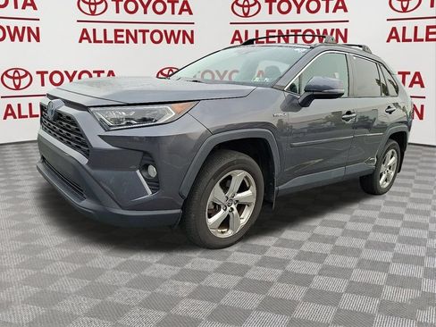 Used 2021 Toyota RAV4 XLE Premium AWD/4WD image 3