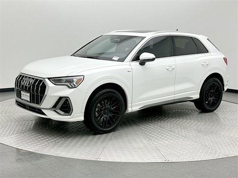 Used 2021 Audi Q3 2.0T Premium Plus w/ Premium Plus Package image 1