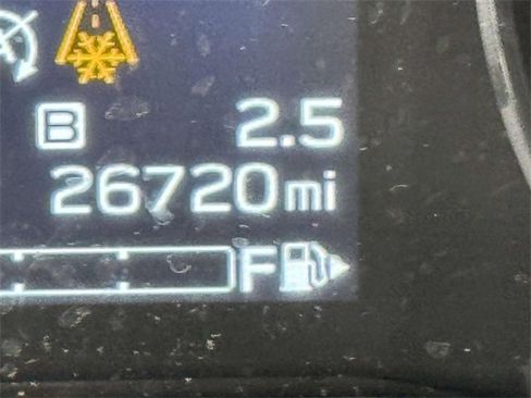 Used 2023 Subaru Crosstrek 2.0i image 2