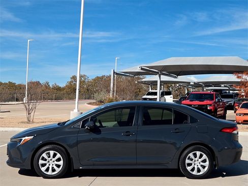 Used 2026 Toyota Corolla LE image 4