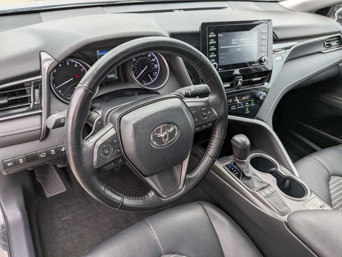 Used 2023 Toyota Camry SE w/ Cold Weather Package FWD image 2