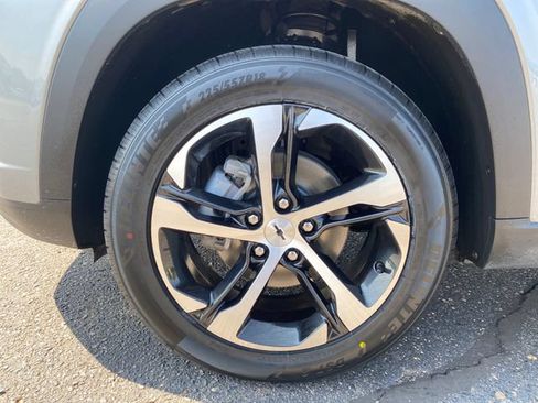 Used 2025 Chevrolet Trax RS w/ Driver Confidence Package FWD image 22