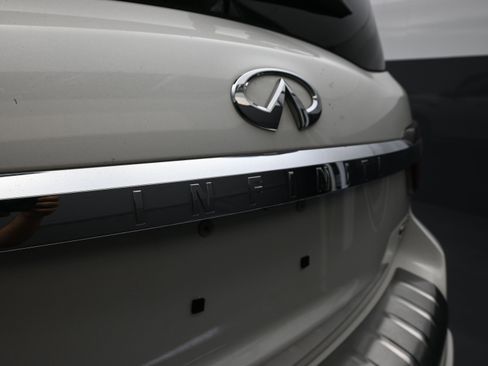 Used 2024 INFINITI QX80 Sensory w/ Cargo Package image 13