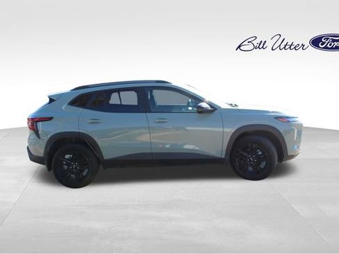 Used 2024 Chevrolet Trax ACTIV w/ Driver Confidence Package image 4