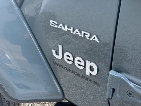 Used 2024 Jeep Wrangler Sahara w/ Technology Group image 11