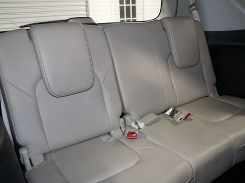 Used 2024 Nissan Armada Platinum w/ Captain's Chairs Package image 34