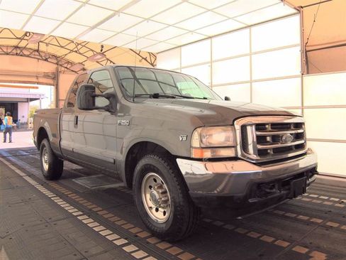 Used 2002 Ford F250 Lariat RWD image 4
