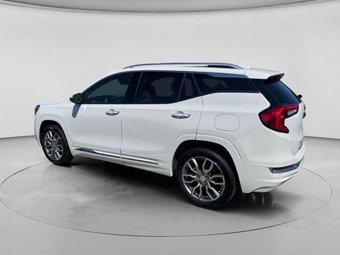 Used 2022 GMC Terrain Denali AWD/4WD image 3