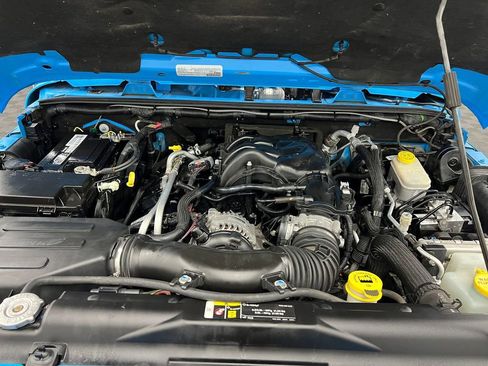 Used 2017 Jeep Wrangler Unlimited Rubicon w/ Cold Weather Group image 26