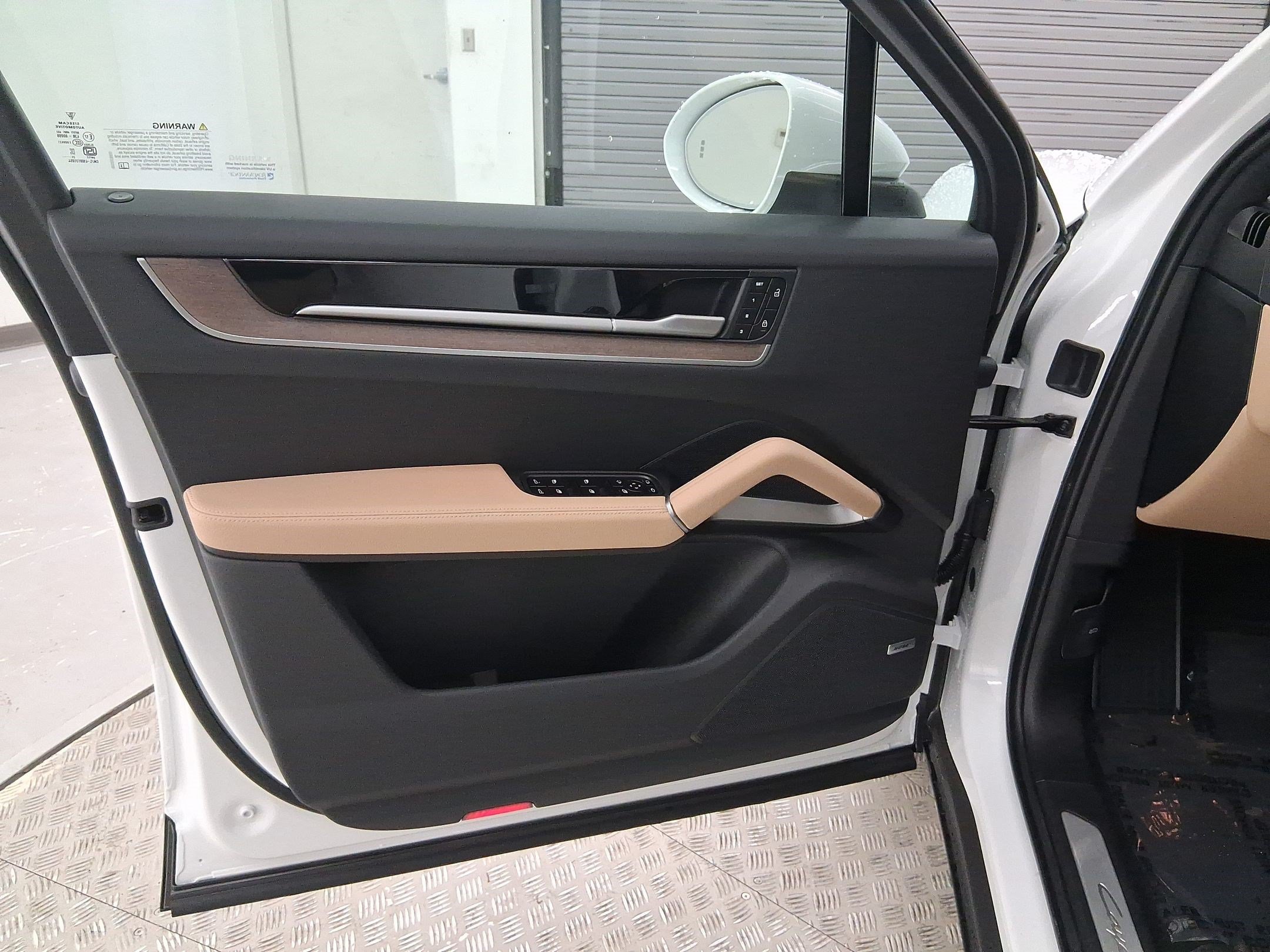 Used 2026 Porsche Cayenne AWD/4WD image 18
