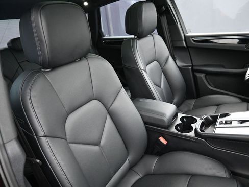 Certified 2026 Porsche Macan S AWD/4WD image 31