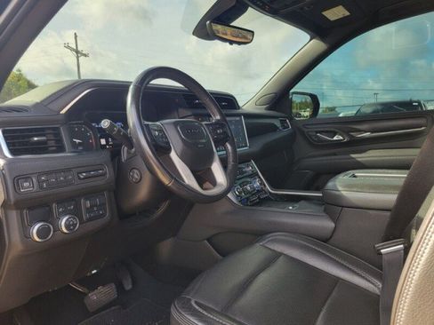 Used 2021 GMC Yukon Denali w/ Denali Premium Package RWD image 11