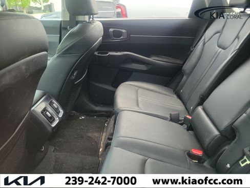 Used 2024 Kia Sorento S FWD image 8