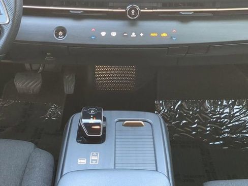 Used 2023 Nissan Ariya FWD image 18