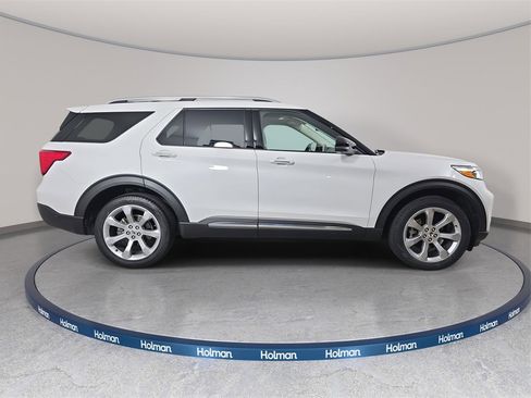 Used 2020 Ford Explorer Platinum w/ Premium Technology Package image 5
