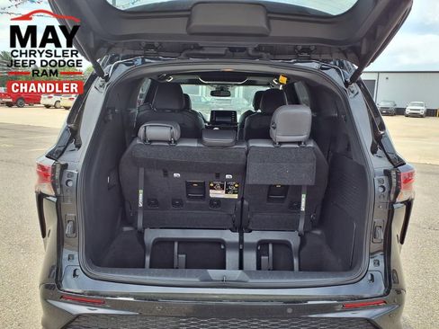 Used 2023 Toyota Sienna XSE w/ XSE Plus Package AWD/4WD image 16