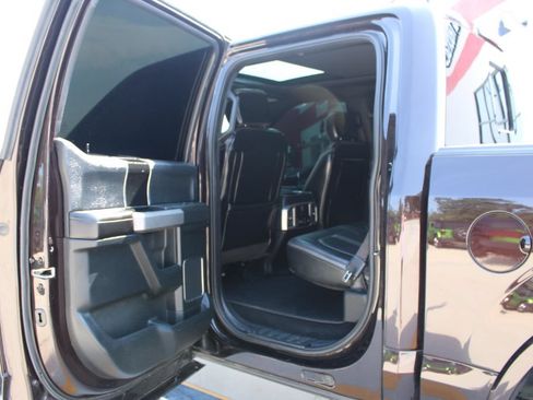 Used 2018 Ford F150 Platinum w/ Equipment Group 701A Luxury AWD/4WD image 11