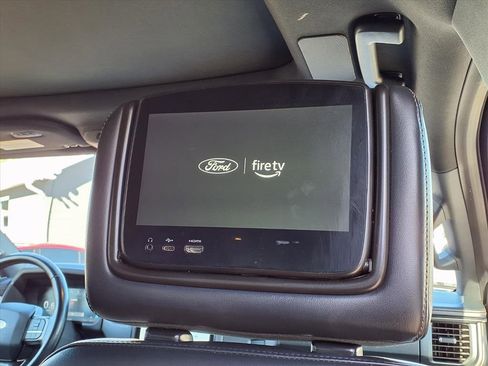 Used 2022 Ford Expedition Platinum image 17