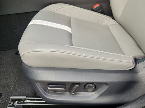 Used 2026 Toyota Camry SE w/ Convenience Package FWD image 18
