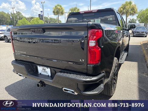 Used 2025 Chevrolet Silverado 1500 LT Trail Boss w/ Convenience Package II AWD/4WD image 6