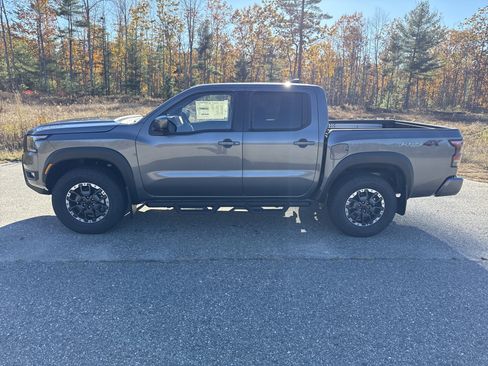 New 2026 Nissan Frontier PRO-4X w/ Pro-4x Convenience Package image 2