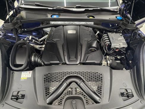 Used 2022 Porsche Macan GTS w/ Sport Chrono Package image 12